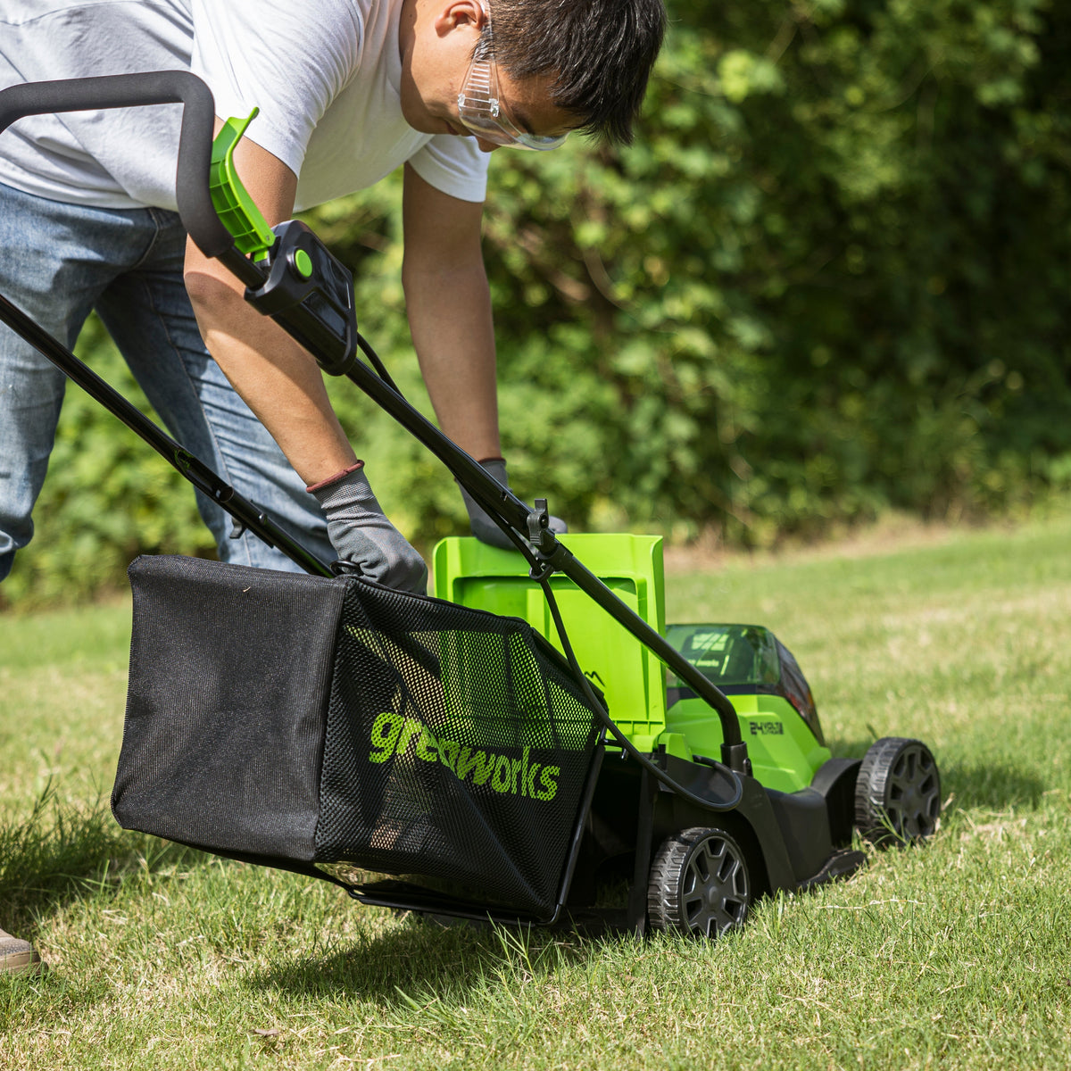 24V Cordless Lawn Mower 33cm with 2Ah Battery & Charger